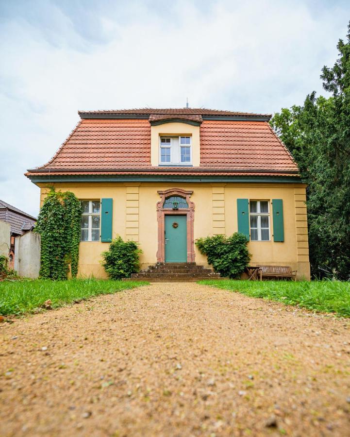Hotel Kavaliershaus Krumke - das Gästehaus im Schlosspark Exterior foto