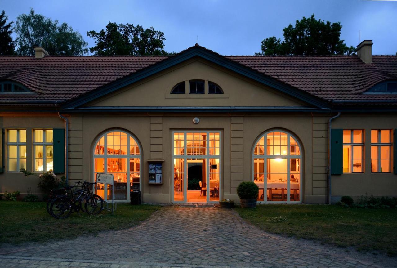 Hotel Kavaliershaus Krumke - das Gästehaus im Schlosspark Exterior foto